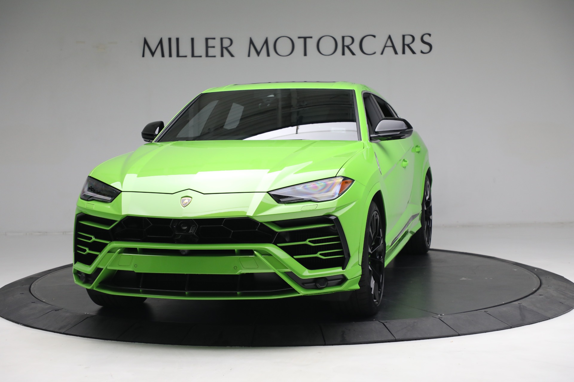 Used 2022 Lamborghini Urus for sale $269,900 at Bentley Greenwich in Greenwich CT 06830 1
