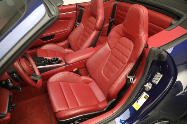 Used 2022 Porsche 911 Turbo S for sale $261,900 at Bentley Greenwich in Greenwich CT 06830 20