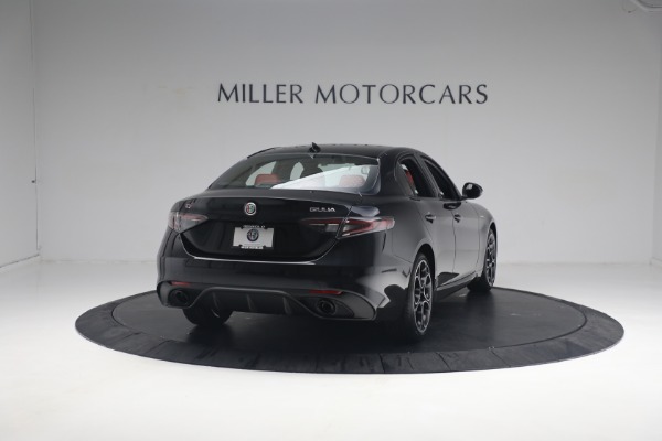 New 2024 Alfa Romeo Giulia Veloce for sale $55,350 at Bentley Greenwich in Greenwich CT 06830 11