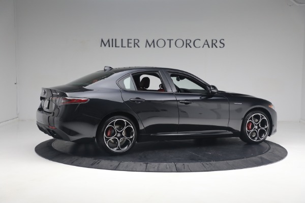 New 2024 Alfa Romeo Giulia Veloce for sale $55,350 at Bentley Greenwich in Greenwich CT 06830 13