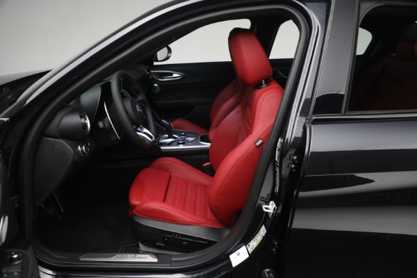 New 2024 Alfa Romeo Giulia Veloce for sale $55,350 at Bentley Greenwich in Greenwich CT 06830 22