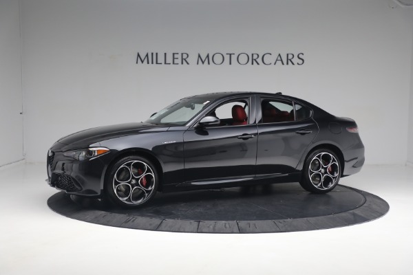 New 2024 Alfa Romeo Giulia Veloce for sale $55,350 at Bentley Greenwich in Greenwich CT 06830 3