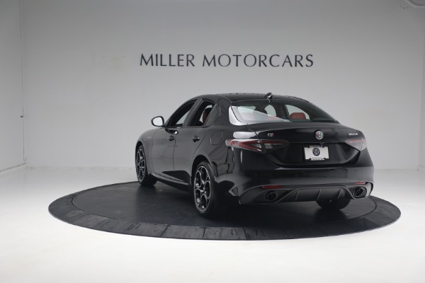 New 2024 Alfa Romeo Giulia Veloce for sale $55,350 at Bentley Greenwich in Greenwich CT 06830 8