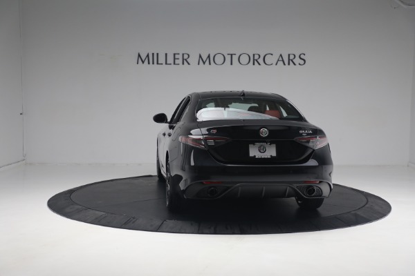 New 2024 Alfa Romeo Giulia Veloce for sale $55,350 at Bentley Greenwich in Greenwich CT 06830 9