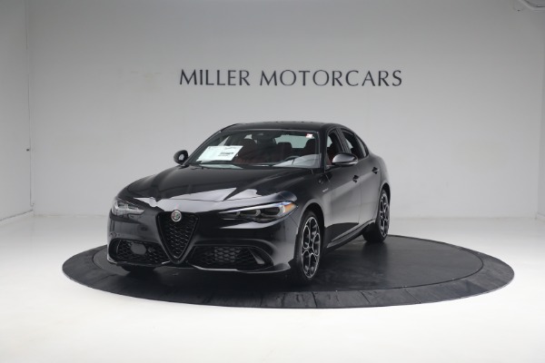 New 2024 Alfa Romeo Giulia Veloce for sale $55,350 at Bentley Greenwich in Greenwich CT 06830 1