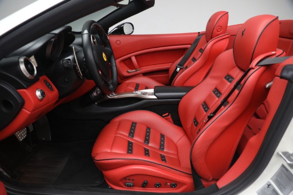 Used 2014 Ferrari California for sale $134,900 at Bentley Greenwich in Greenwich CT 06830 20