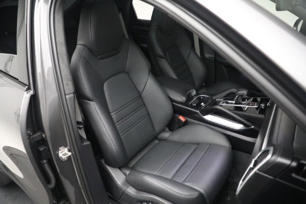 Used 2023 Porsche Cayenne Turbo Coupe for sale $149,900 at Bentley Greenwich in Greenwich CT 06830 19