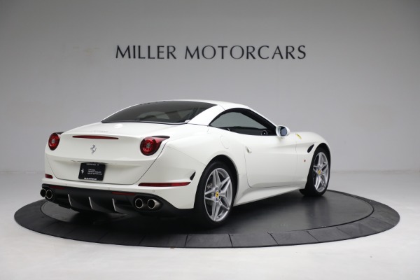 Used 2017 Ferrari California T for sale $151,900 at Bentley Greenwich in Greenwich CT 06830 16