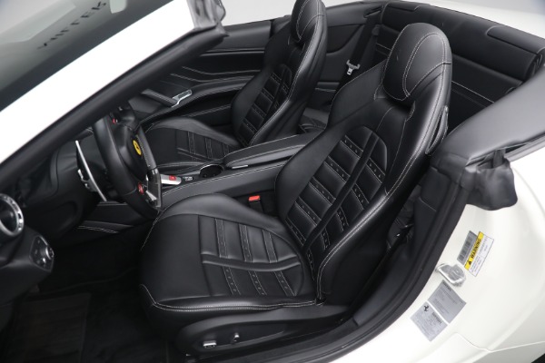 Used 2017 Ferrari California T for sale $151,900 at Bentley Greenwich in Greenwich CT 06830 21