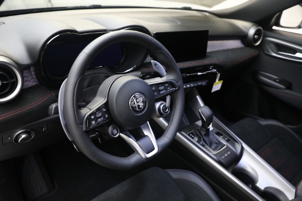 New 2024 Alfa Romeo Tonale Veloce for sale $54,790 at Bentley Greenwich in Greenwich CT 06830 21