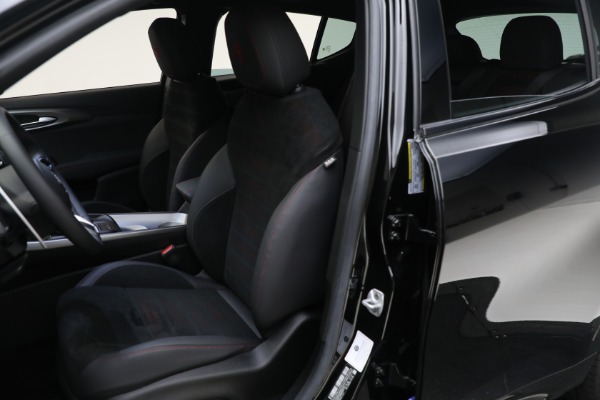 New 2024 Alfa Romeo Tonale Veloce for sale $54,790 at Bentley Greenwich in Greenwich CT 06830 24
