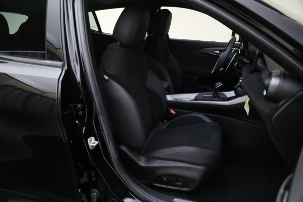 New 2024 Alfa Romeo Tonale Veloce for sale $54,790 at Bentley Greenwich in Greenwich CT 06830 25