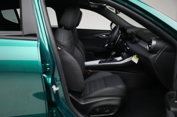 New 2024 Alfa Romeo Tonale Veloce for sale $59,340 at Bentley Greenwich in Greenwich CT 06830 20