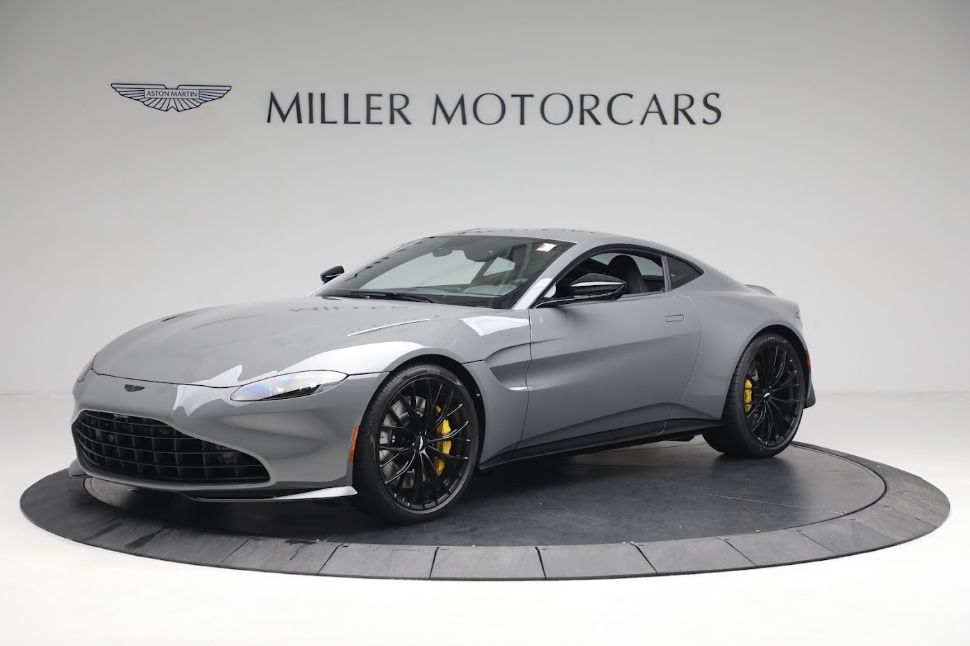New 2023 Aston Martin Vantage V8 for sale $184,986 at Bentley Greenwich in Greenwich CT 06830 1