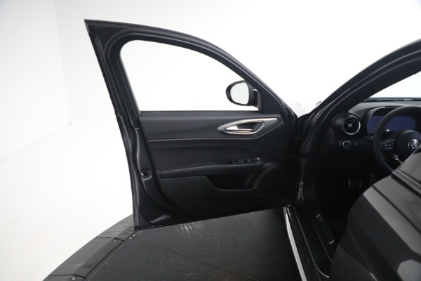 New 2024 Alfa Romeo Giulia Ti for sale $51,870 at Bentley Greenwich in Greenwich CT 06830 25