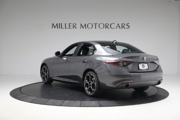 New 2024 Alfa Romeo Giulia Ti for sale $51,870 at Bentley Greenwich in Greenwich CT 06830 9