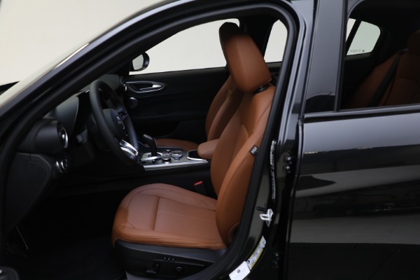 New 2024 Alfa Romeo Giulia Ti for sale $54,845 at Bentley Greenwich in Greenwich CT 06830 23