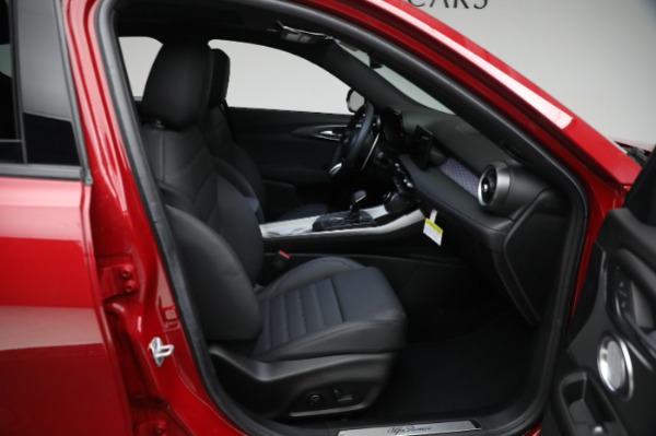 New 2024 Alfa Romeo Tonale Veloce for sale Sold at Bentley Greenwich in Greenwich CT 06830 21