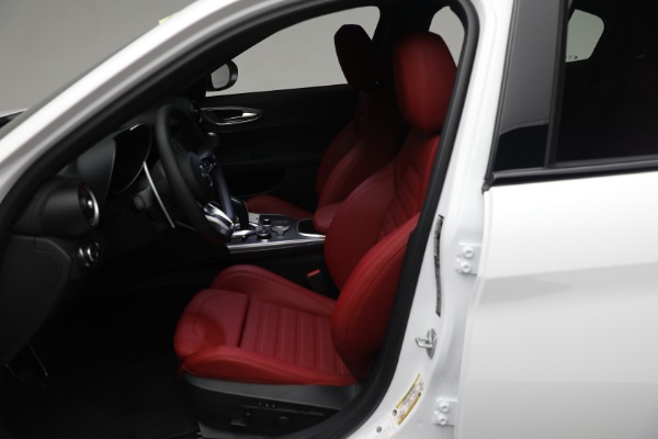 New 2024 Alfa Romeo Giulia Ti for sale $55,285 at Bentley Greenwich in Greenwich CT 06830 21