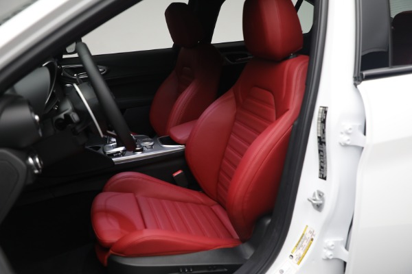 New 2024 Alfa Romeo Giulia Ti for sale $55,285 at Bentley Greenwich in Greenwich CT 06830 23