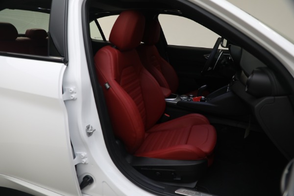 New 2024 Alfa Romeo Giulia Ti for sale $55,285 at Bentley Greenwich in Greenwich CT 06830 24