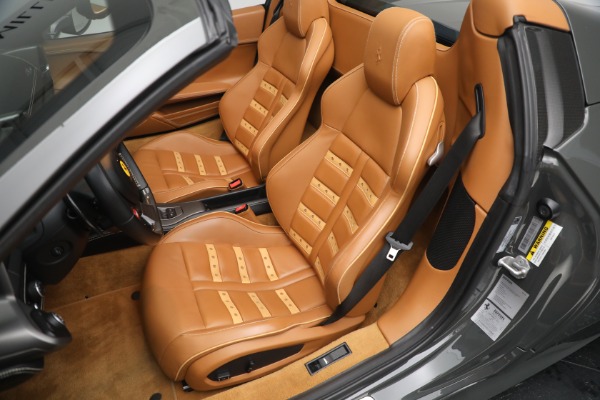 Used 2014 Ferrari 458 Spider for sale $299,900 at Bentley Greenwich in Greenwich CT 06830 21