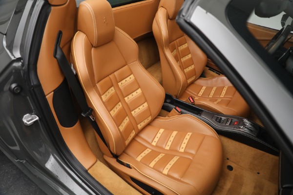 Used 2014 Ferrari 458 Spider for sale $299,900 at Bentley Greenwich in Greenwich CT 06830 24