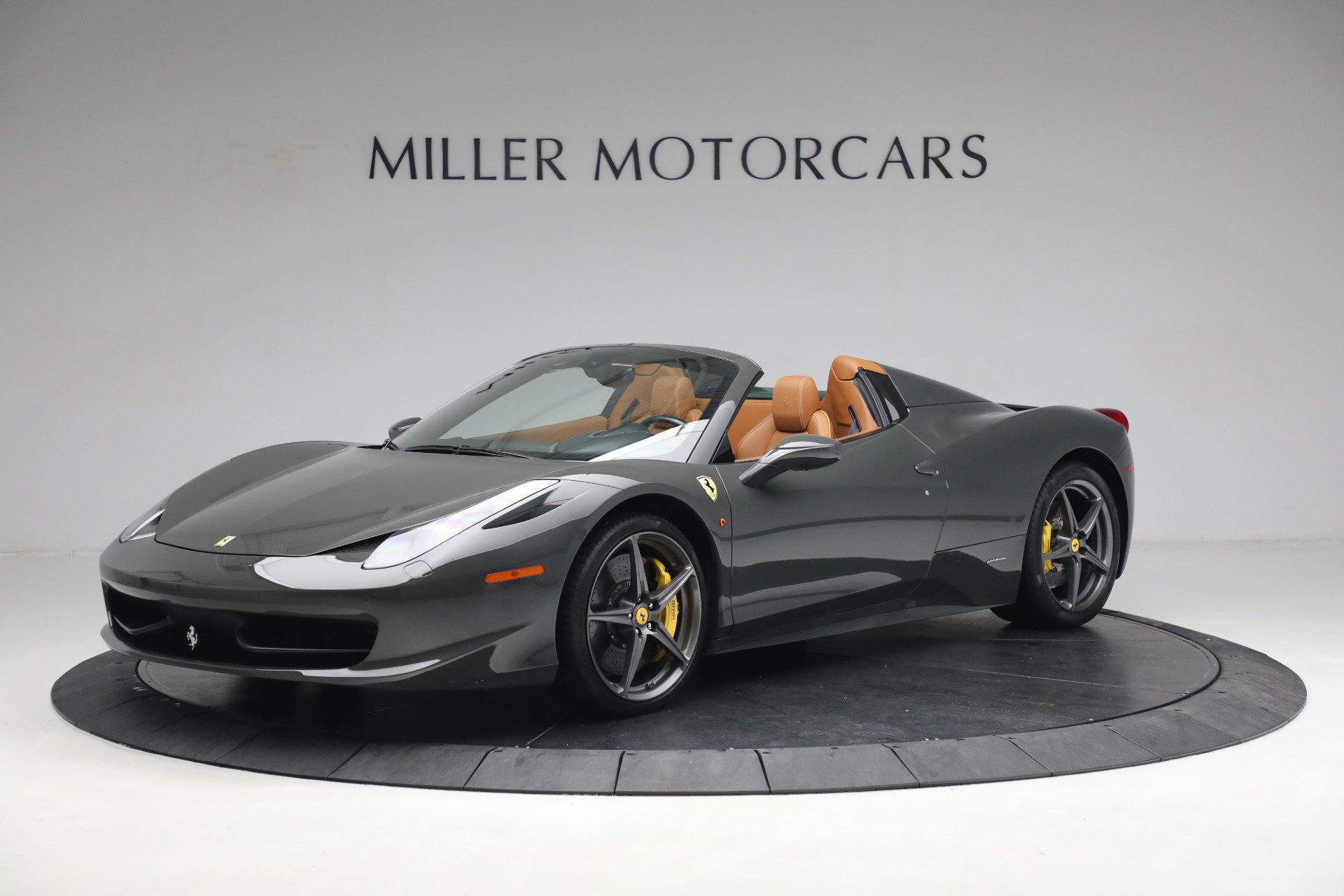 Used 2014 Ferrari 458 Spider for sale $299,900 at Bentley Greenwich in Greenwich CT 06830 1