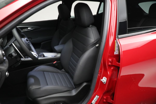 New 2024 Alfa Romeo Tonale Veloce for sale Sold at Bentley Greenwich in Greenwich CT 06830 24