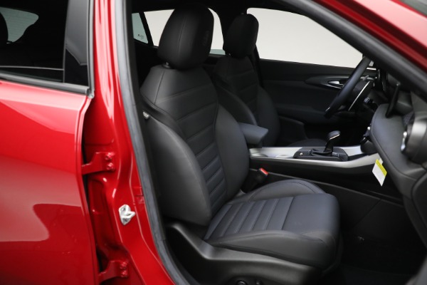 New 2024 Alfa Romeo Tonale Veloce for sale Sold at Bentley Greenwich in Greenwich CT 06830 25