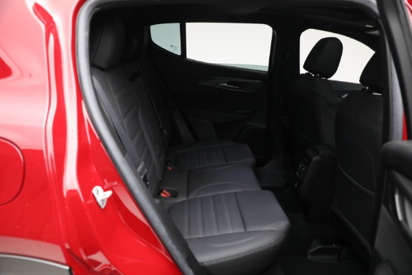 New 2024 Alfa Romeo Tonale Veloce for sale Sold at Bentley Greenwich in Greenwich CT 06830 27