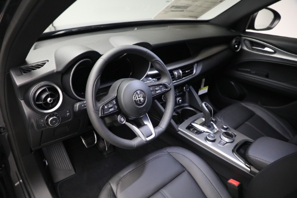 New 2024 Alfa Romeo Stelvio Ti for sale $53,330 at Bentley Greenwich in Greenwich CT 06830 21
