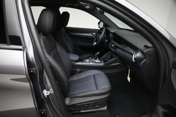 New 2024 Alfa Romeo Stelvio Ti for sale $53,330 at Bentley Greenwich in Greenwich CT 06830 23