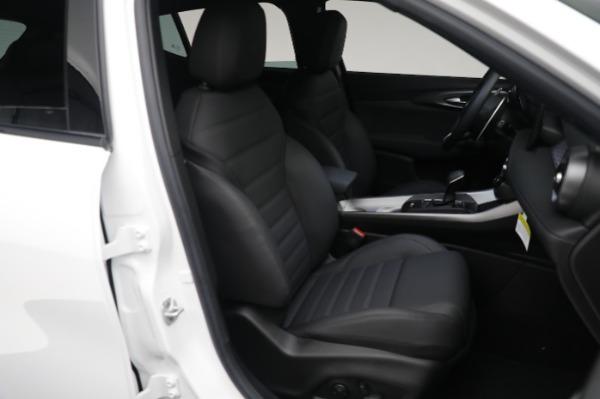 New 2024 Alfa Romeo Tonale Veloce for sale $55,290 at Bentley Greenwich in Greenwich CT 06830 22