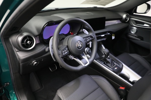 New 2024 Alfa Romeo Tonale Veloce for sale $57,490 at Bentley Greenwich in Greenwich CT 06830 17