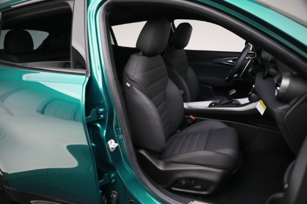 New 2024 Alfa Romeo Tonale Veloce for sale $57,490 at Bentley Greenwich in Greenwich CT 06830 21