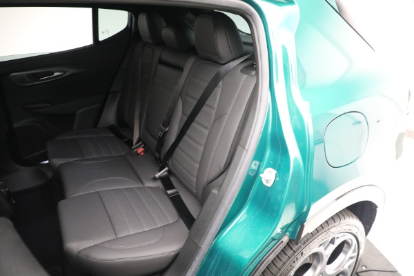 New 2024 Alfa Romeo Tonale Veloce for sale $57,490 at Bentley Greenwich in Greenwich CT 06830 24