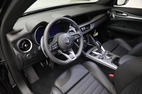 New 2024 Alfa Romeo Stelvio Veloce for sale $57,305 at Bentley Greenwich in Greenwich CT 06830 20