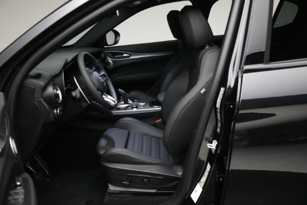 New 2024 Alfa Romeo Stelvio Veloce for sale $57,305 at Bentley Greenwich in Greenwich CT 06830 21