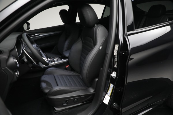 New 2024 Alfa Romeo Stelvio Veloce for sale $57,305 at Bentley Greenwich in Greenwich CT 06830 23