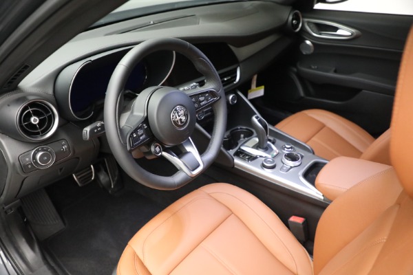 New 2024 Alfa Romeo Giulia Ti for sale $54,845 at Bentley Greenwich in Greenwich CT 06830 24