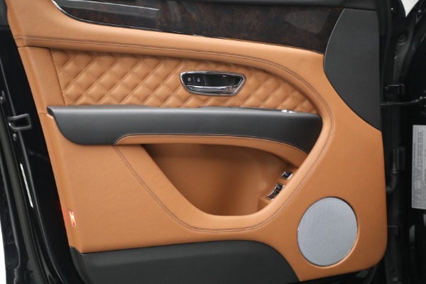 Used 2021 Bentley Bentayga V8 for sale $149,900 at Bentley Greenwich in Greenwich CT 06830 16