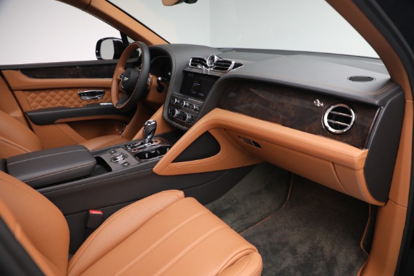 Used 2021 Bentley Bentayga V8 for sale $149,900 at Bentley Greenwich in Greenwich CT 06830 24