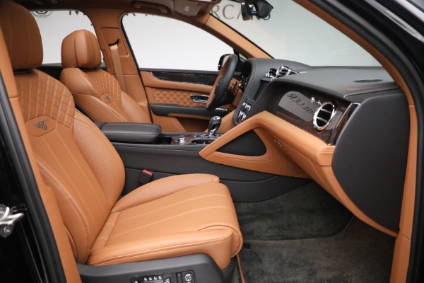 Used 2021 Bentley Bentayga V8 for sale $149,900 at Bentley Greenwich in Greenwich CT 06830 25