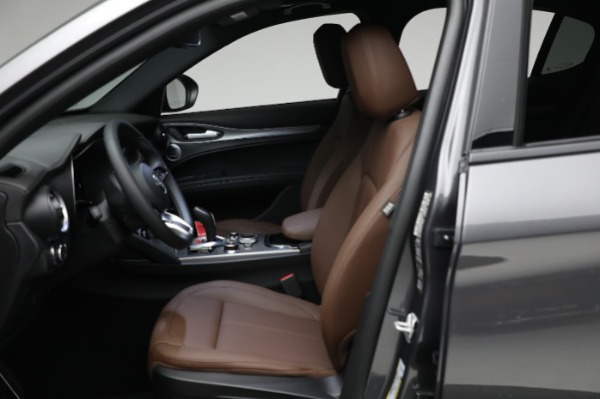 New 2024 Alfa Romeo Stelvio Ti for sale $58,680 at Bentley Greenwich in Greenwich CT 06830 23