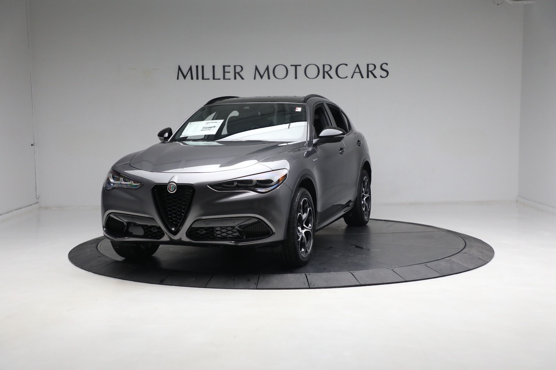 New 2024 Alfa Romeo Stelvio Veloce for sale $56,605 at Bentley Greenwich in Greenwich CT 06830 1