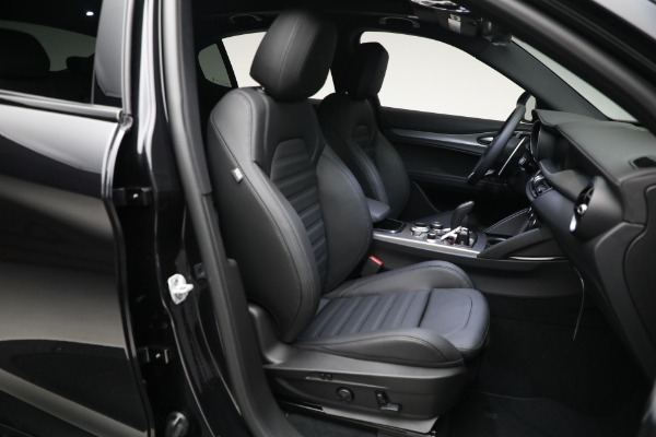 New 2024 Alfa Romeo Stelvio Veloce for sale $57,305 at Bentley Greenwich in Greenwich CT 06830 23