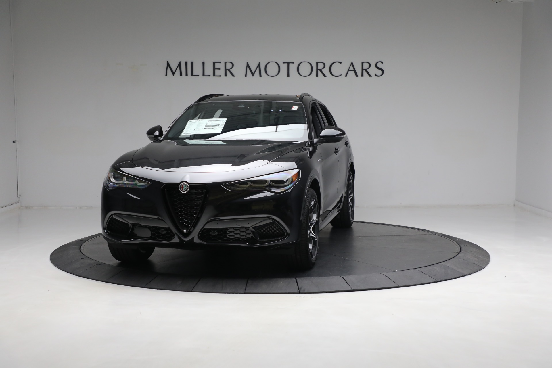 New 2024 Alfa Romeo Stelvio Veloce for sale $57,305 at Bentley Greenwich in Greenwich CT 06830 1