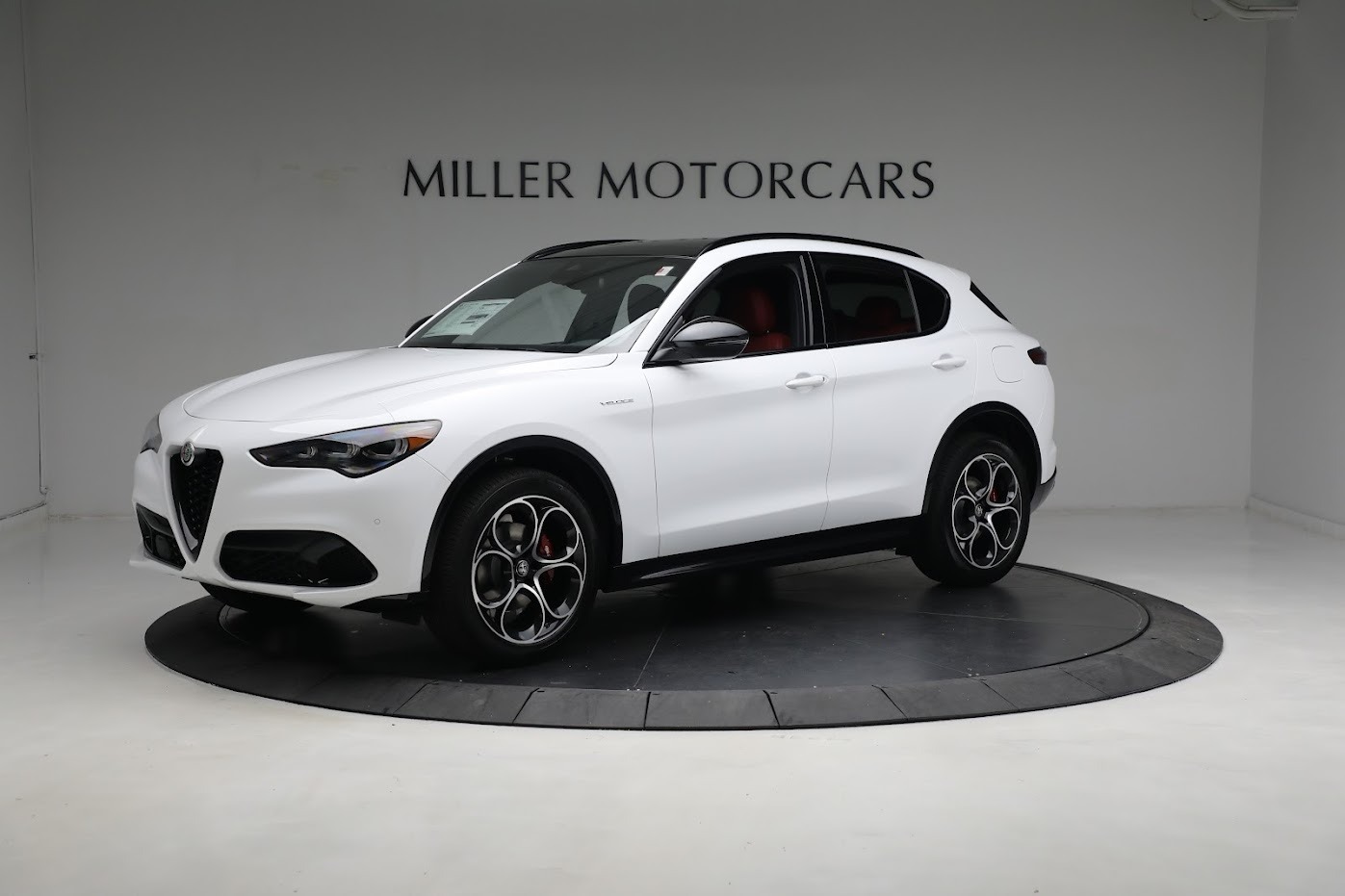 New 2024 Alfa Romeo Stelvio Veloce for sale $56,695 at Bentley Greenwich in Greenwich CT 06830 1