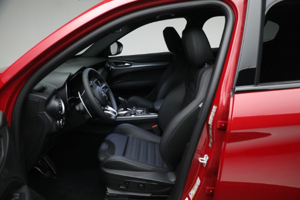 New 2024 Alfa Romeo Stelvio Veloce for sale $54,220 at Bentley Greenwich in Greenwich CT 06830 24